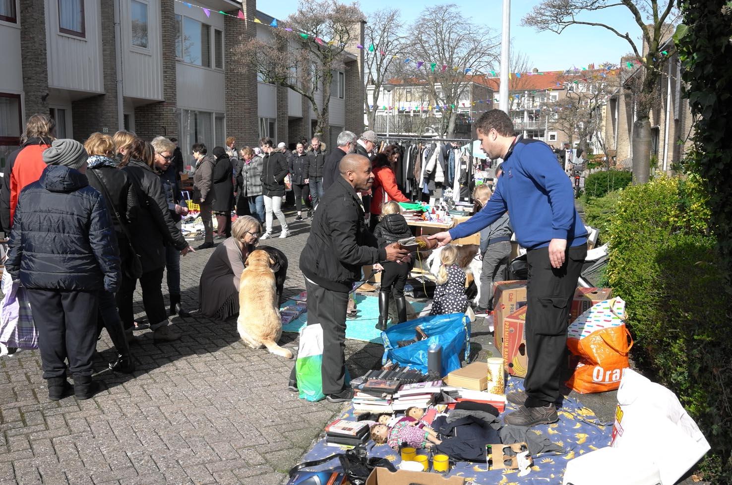 Rommelmarkt Wiardi Beckmanstraat 